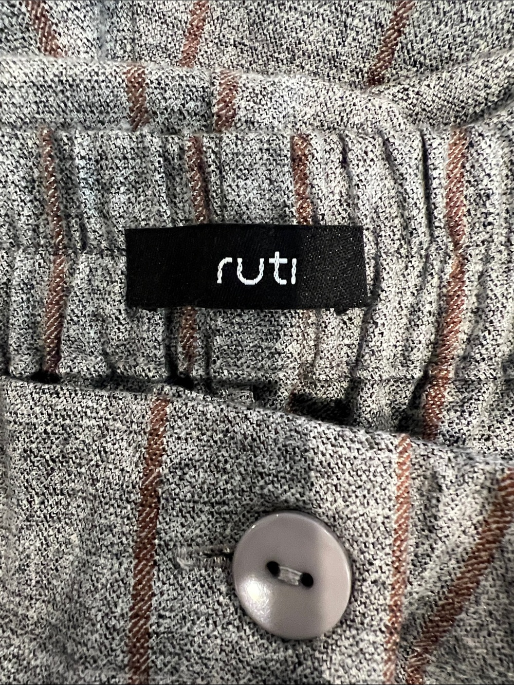 Ruti Curved Barrel Leg Trousers - Picture 3 of 4